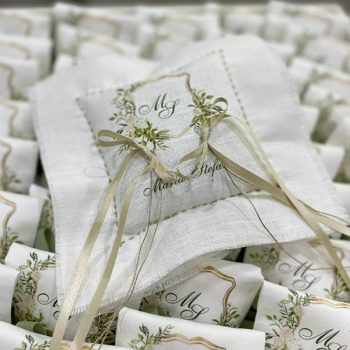 Cuscino portafedi quadrato personalizzato iniziali