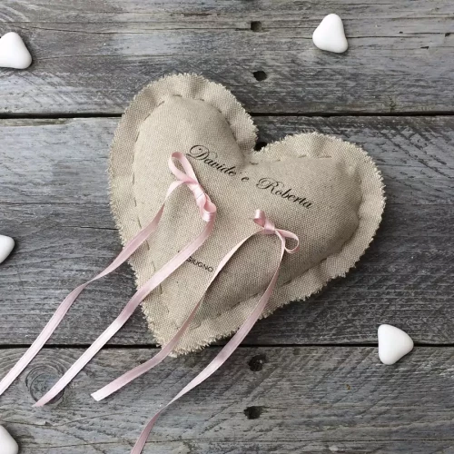 Cuscino portafedi cuore personalizzato 