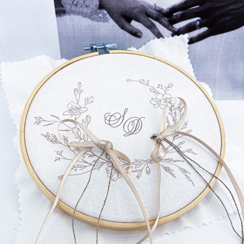 Cuscino portafedi telaio personalizzato 