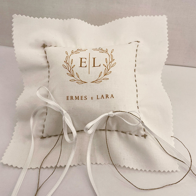 Cuscino portafedi quadrato personalizzato iniziali